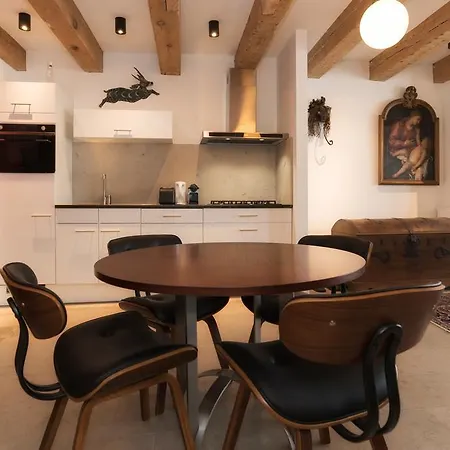 Excellent Apartments Apartment